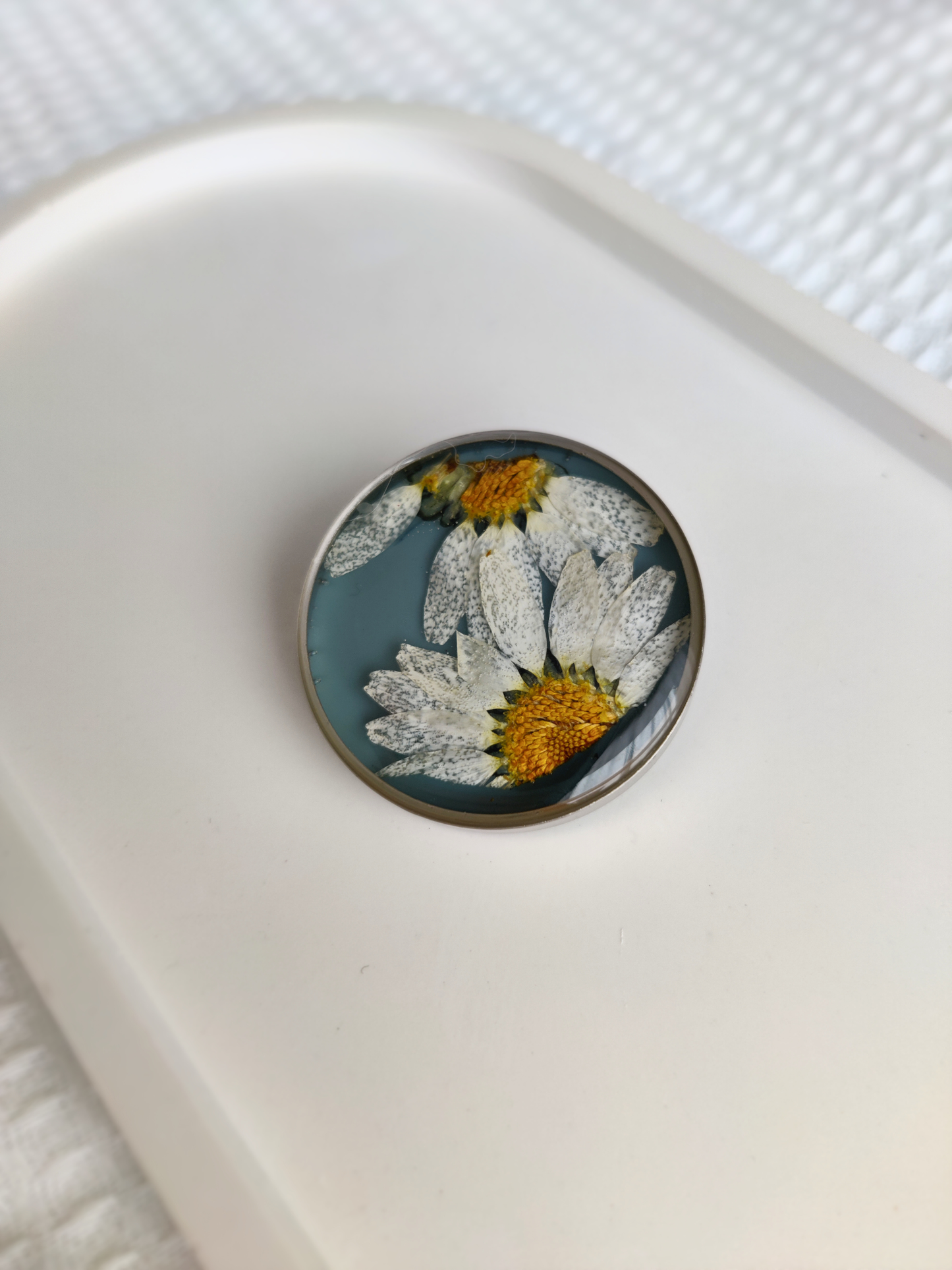 Ethnic heart-shaped brooch