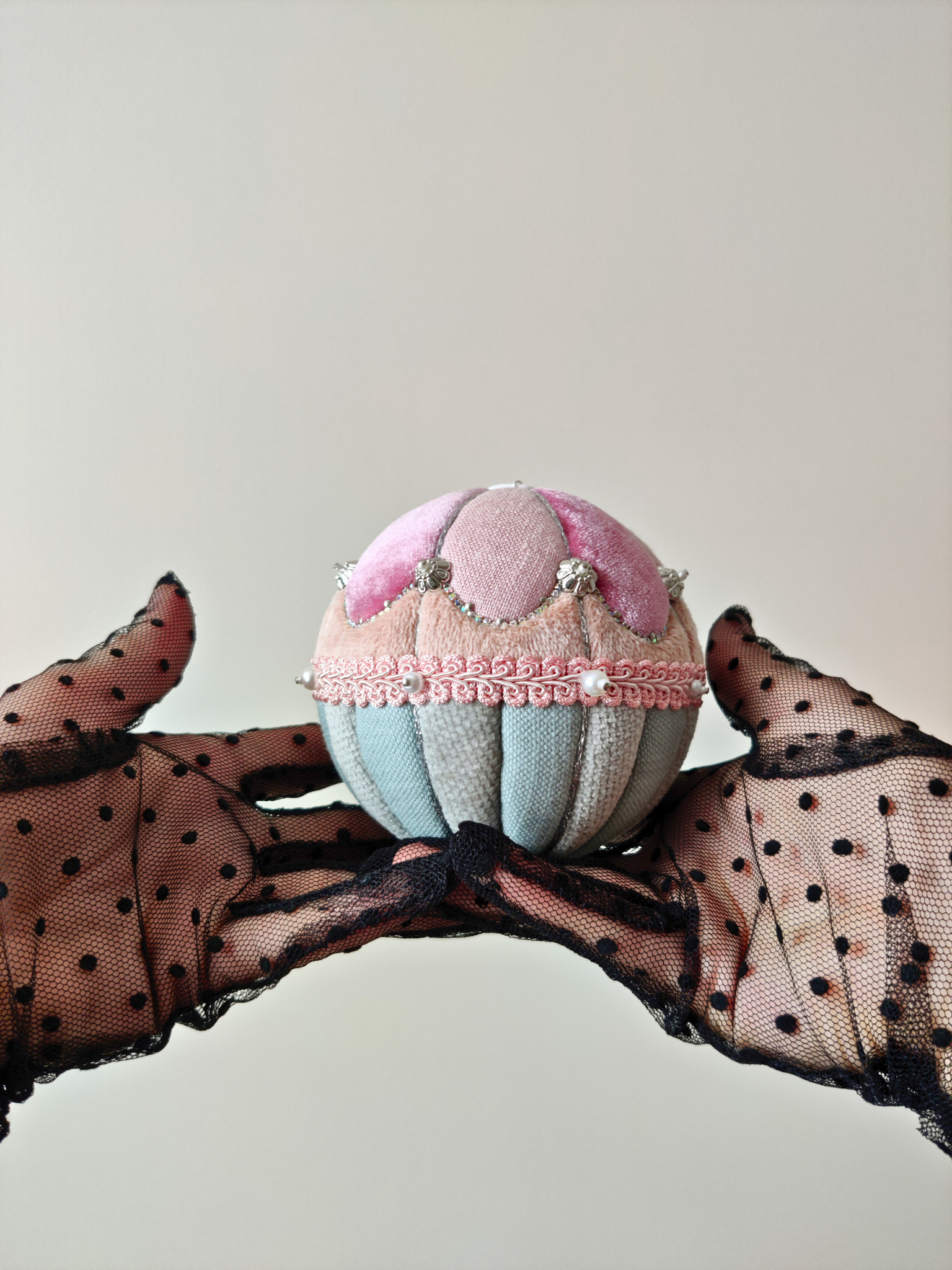 Rankų darbo eglutės žaisliukas "Rožinės svajos" - kalėdinės dekoracijos, naujiena