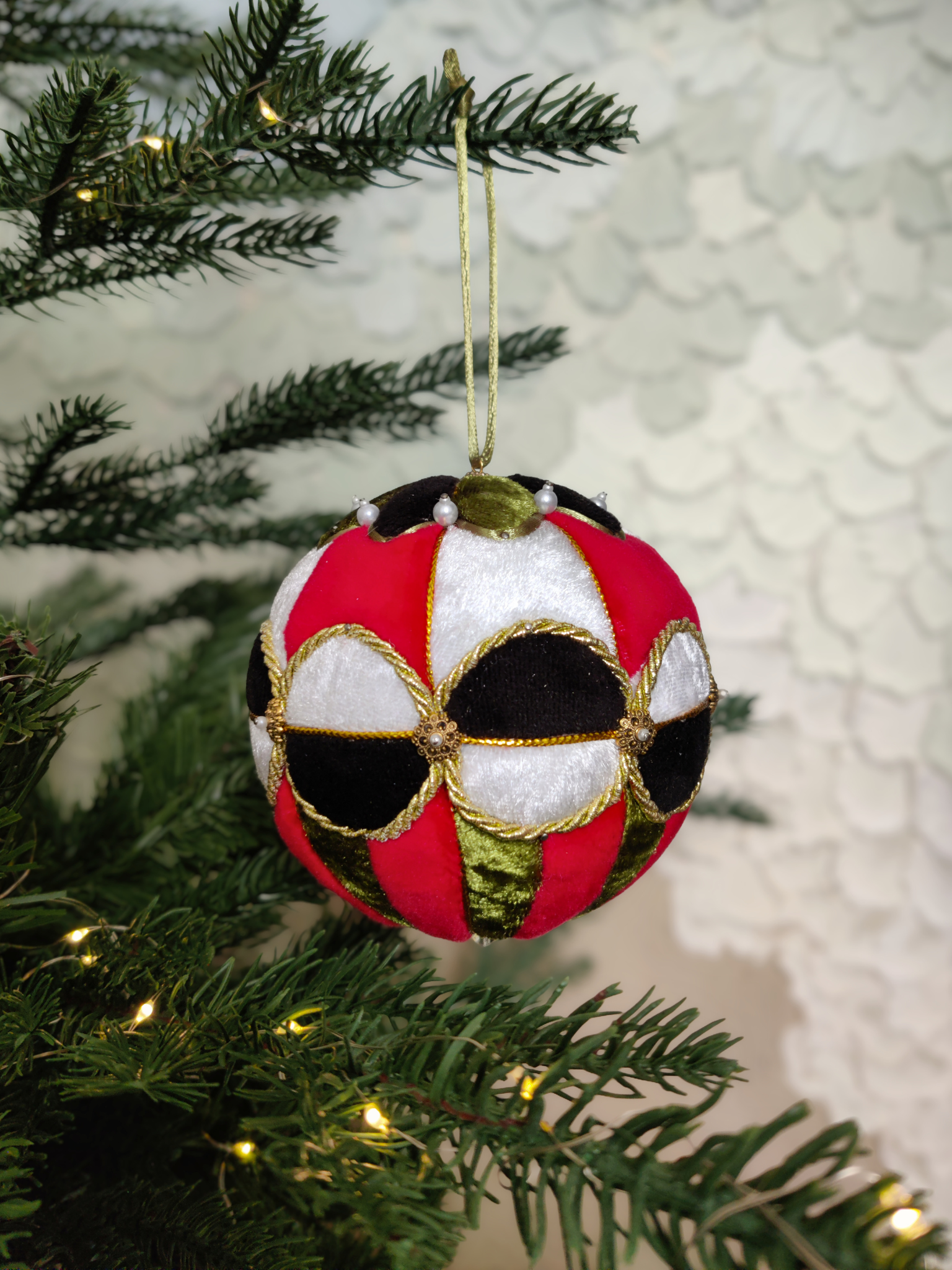 Rankų darbo eglutės žaisliukas "Cirkas" - kalėdinės dekoracijos, naujiena