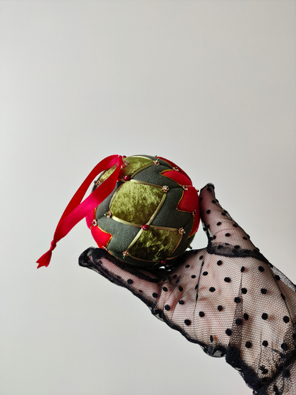 Rankų darbo eglutės žaisliukas "Puansetija" - kalėdinės dekoracijos, naujiena