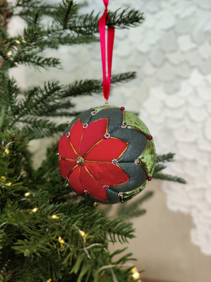 Rankų darbo eglutės žaisliukas "Puansetija" - kalėdinės dekoracijos, naujiena