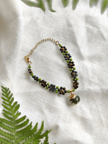 Čekiško stiklo karoliukų apyrankė su samanomis - naujiena, papuošalai