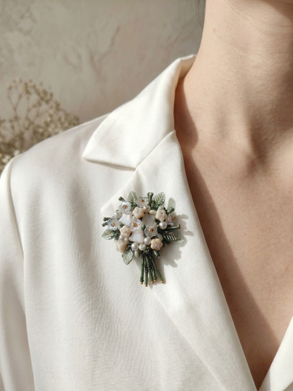 Ethnic heart-shaped brooch