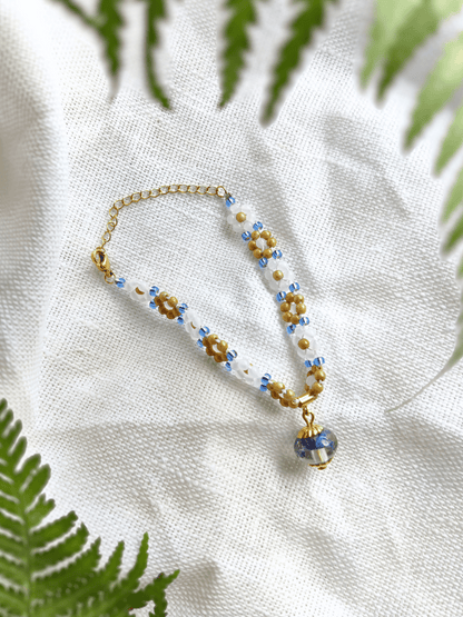 Čekiško stiklo karoliukų apyrankė su rugiagėlėmis - naujiena, papuošalai