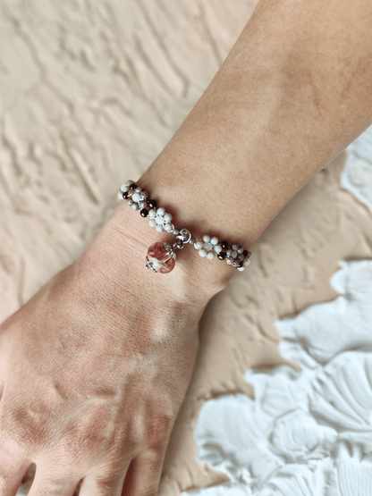 Čekiško stiklo karoliukų apyrankė su dobilais - naujiena, papuošalai