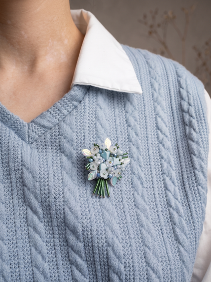 Ethnic heart-shaped brooch