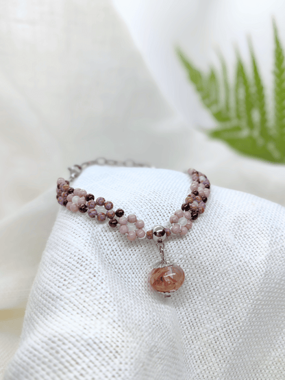 Čekiško stiklo karoliukų apyrankė su dobilais - naujiena, papuošalai