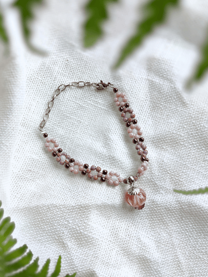 Čekiško stiklo karoliukų apyrankė su dobilais - naujiena, papuošalai