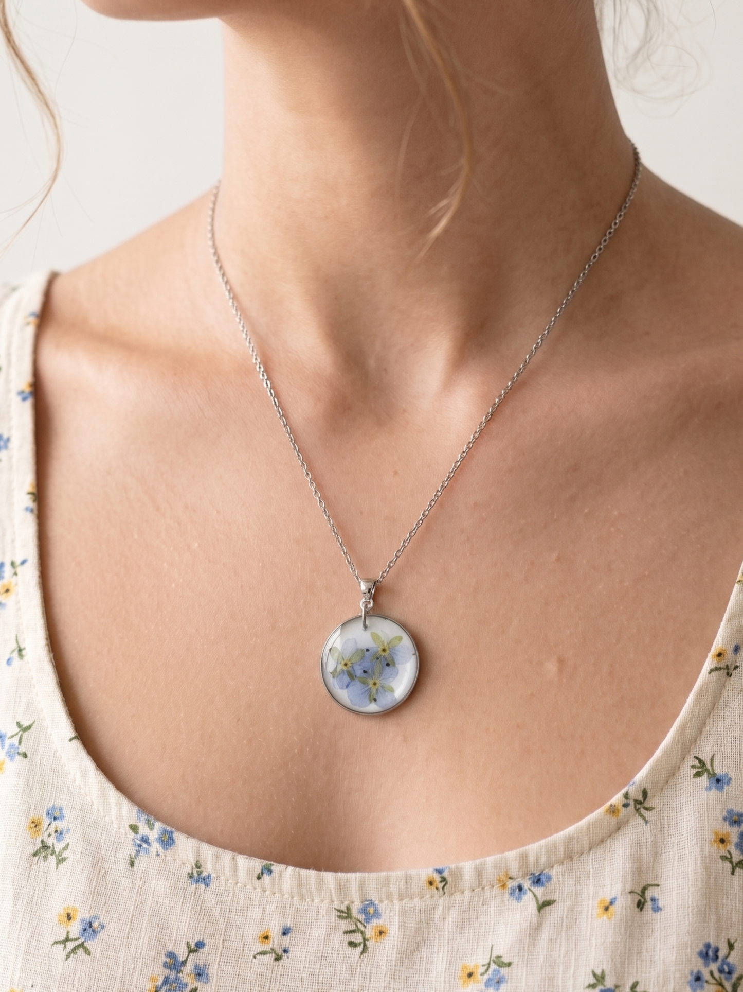 Pendant with a torch 