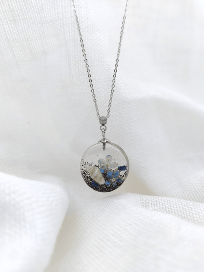 Pakabukas su kriauklele ir juoduoju smėliu - naujiena, papuošalai