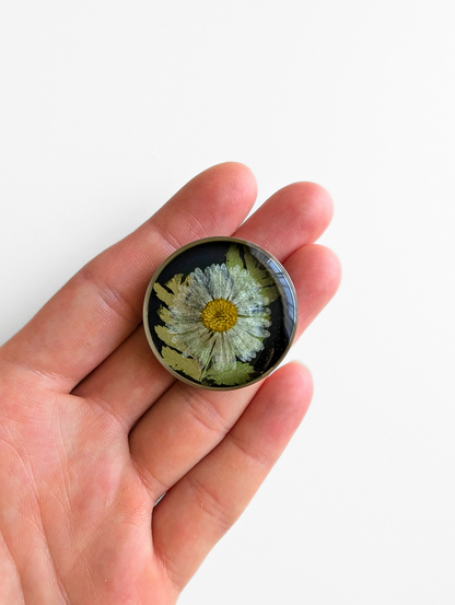 Ethnic heart-shaped brooch