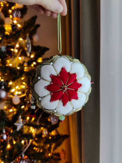 Rankų darbo eglutės žaisliukas "Kalėdų gėlė" - kalėdinės dekoracijos, naujiena