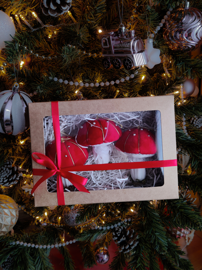 Rankų darbo eglutės žaisliukų komplektas "Grybukai" - kalėdinės dekoracijos, naujiena