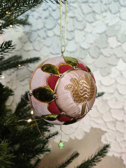 Rankų darbo eglutės žaisliukas "Aukso tulpė"