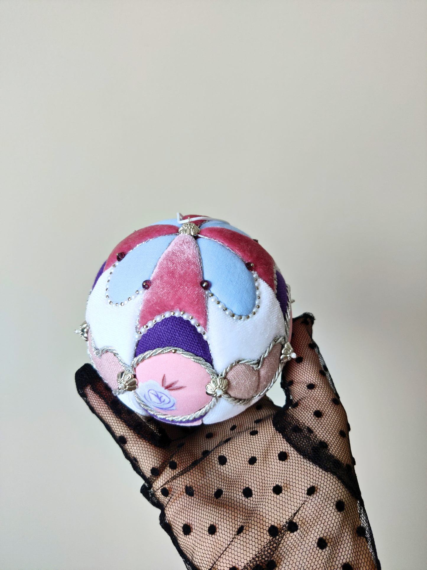 Rankų darbo eglutės žaisliukas "Širdelės"