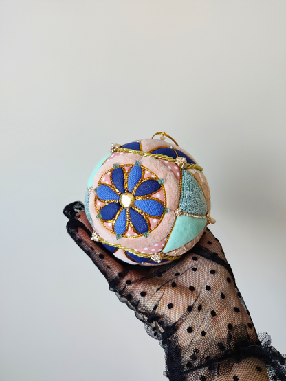 Rankų darbo eglutės žaisliukas "Mėlynasis žiedas"