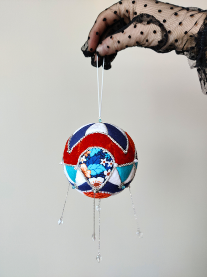 Rankų darbo eglutės žaisliukas "Lašeliai"