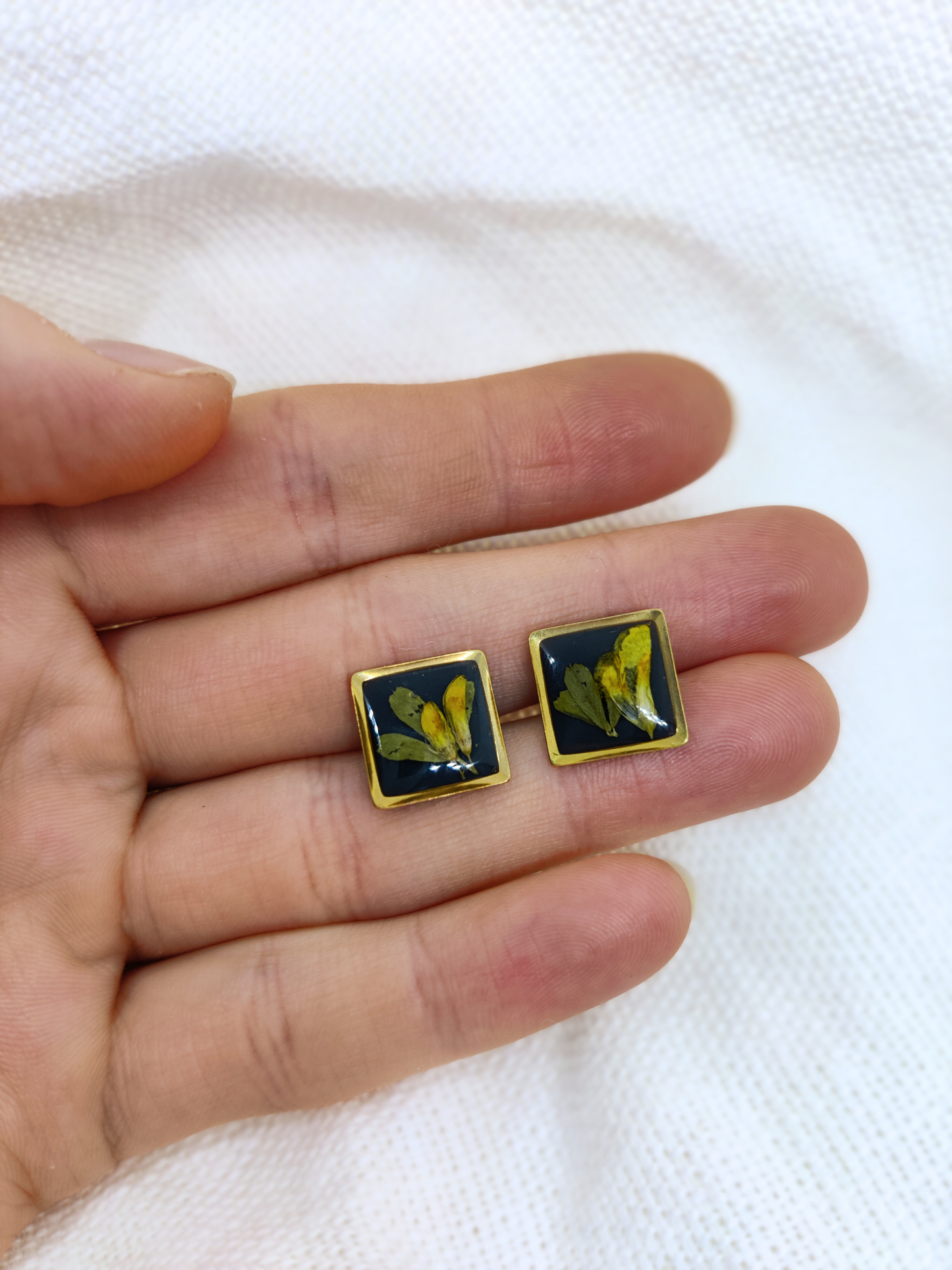 Maži kvadratiniai auskarai