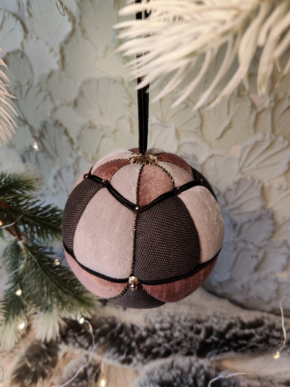 Rankų darbo eglutės žaisliukas "Elegancija" - kalėdinės dekoracijos, naujiena