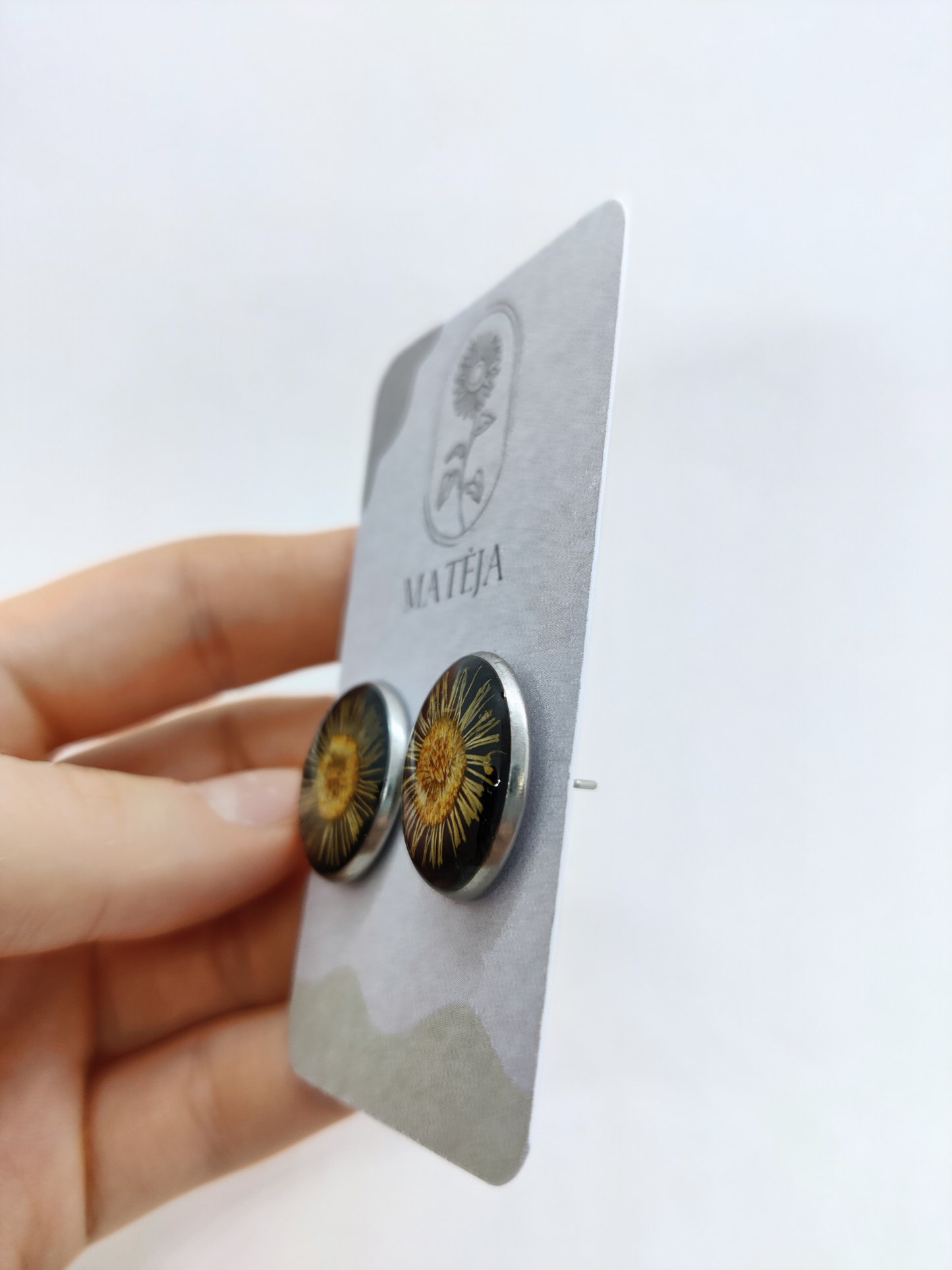 Rankų darbo auskarai