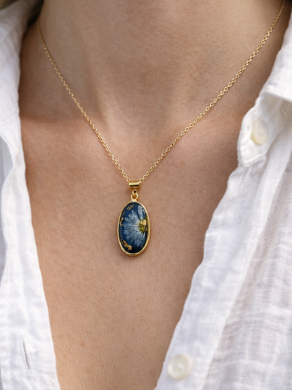 Minimalistinis pakabukas su saulute