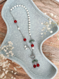 Necklace with glass and freshwater pearl details "Cherry"