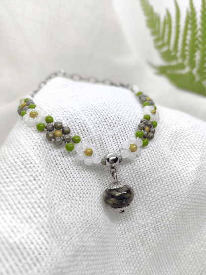 Čekiško stiklo karoliukų apyrankė su levandomis - naujiena, papuošalai