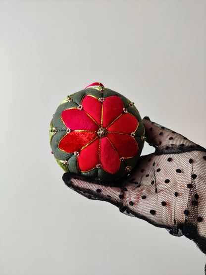 Rankų darbo eglutės žaisliukas "Puansetija" - kalėdinės dekoracijos, naujiena