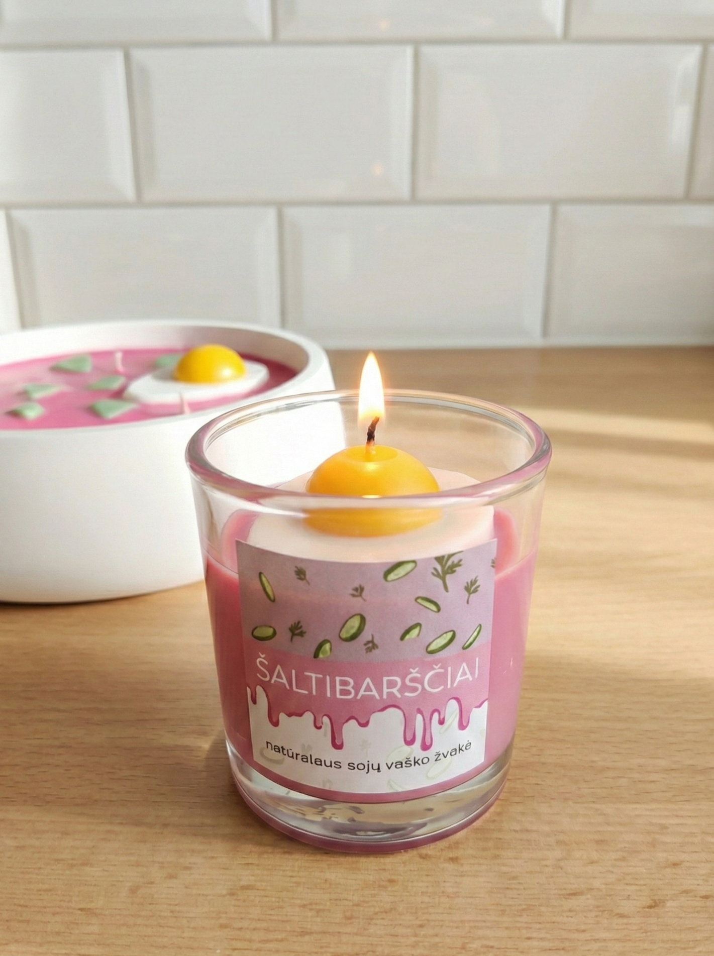 Rankų darbo sojų vaško žvakė "Šaltibarščiai MINI"