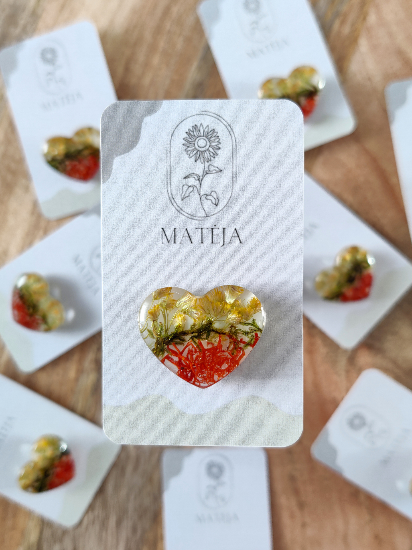 Tautinė širdelės formos sagė